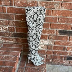 THALIA SODI Womens Snake Print Cushioned Rajel Pointed Toe Stiletto Zip-Up 5.5